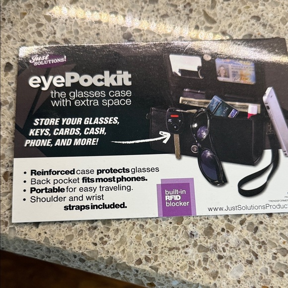 Elegant Turquoise Snakeskin Clutch - Picture 2 of 4